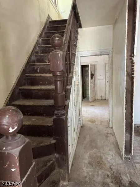 36 Sunset Ave Newark City, NJ 07106