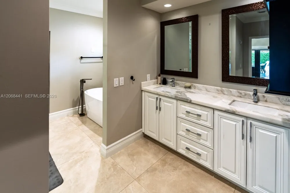 15600 NW 82nd Ct Miami Lakes, FL 33016