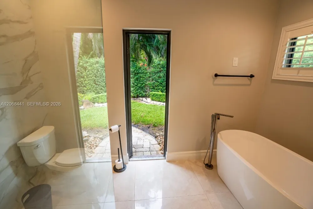 15600 NW 82nd Ct Miami Lakes, FL 33016