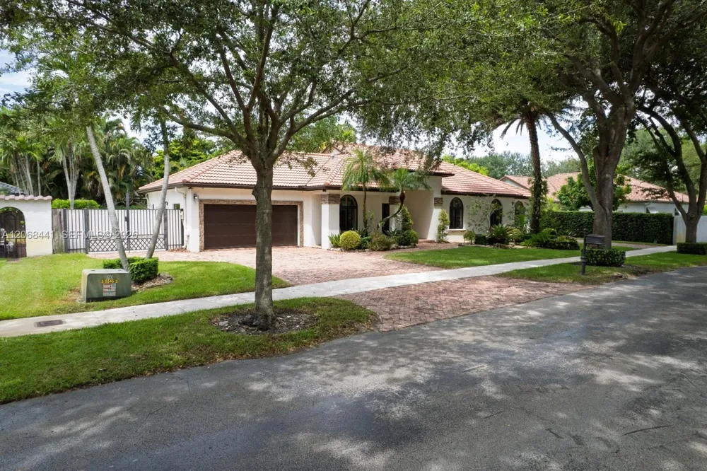 15600 NW 82nd Ct Miami Lakes, FL 33016