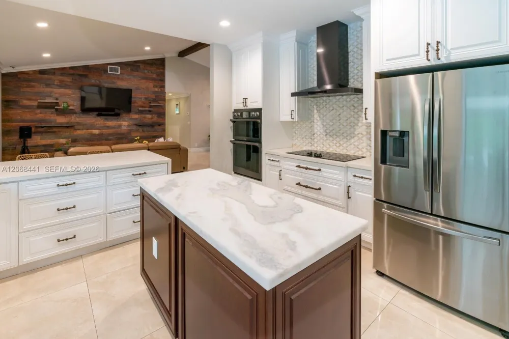 15600 NW 82nd Ct Miami Lakes, FL 33016