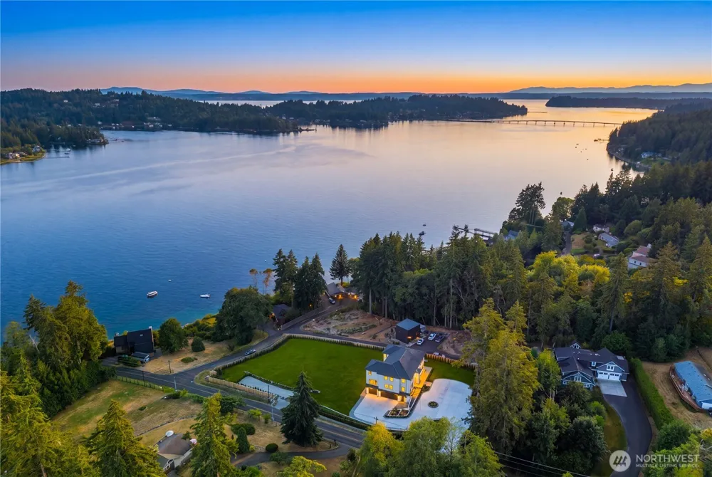 6220 Cromwell Drive NW Gig Harbor, WA 98335