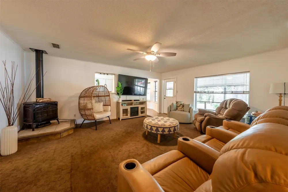 4358 E County Road 367 Henderson, TX 75654