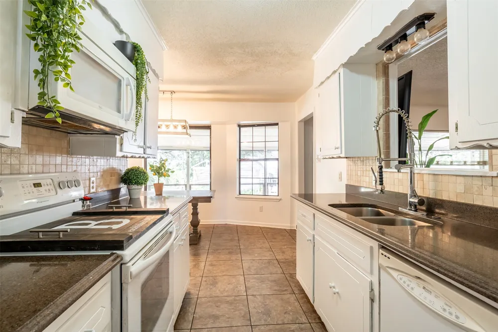 4358 E County Road 367 Henderson, TX 75654