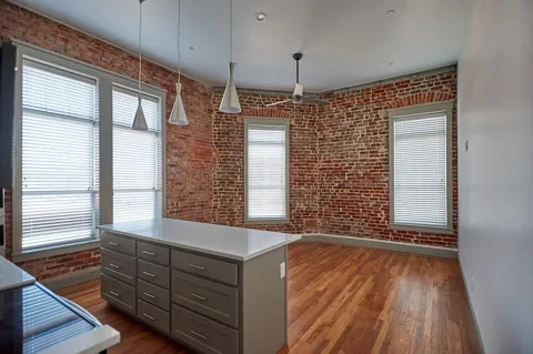 200 W BROWN STREET