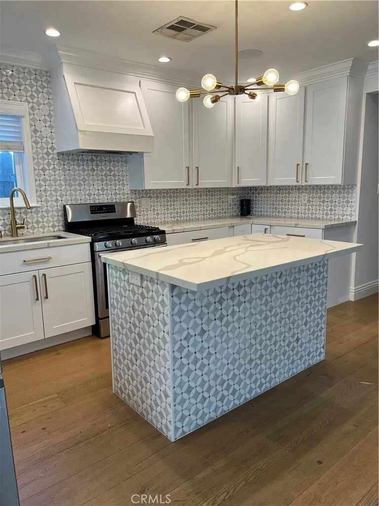 1454 Clybourn Avenue Burbank, CA 91505