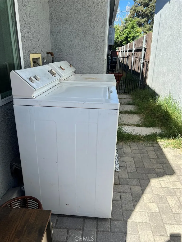 1454 Clybourn Avenue Burbank, CA 91505