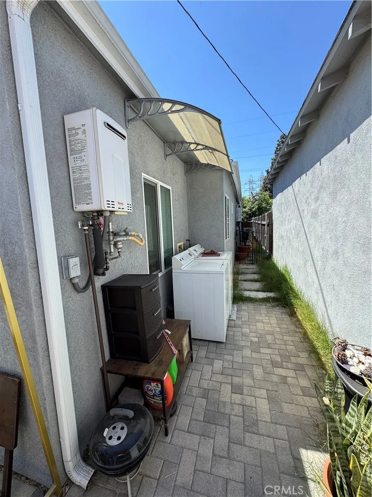 1454 Clybourn Avenue Burbank, CA 91505