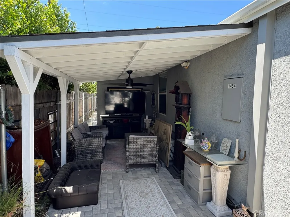 1454 Clybourn Avenue Burbank, CA 91505