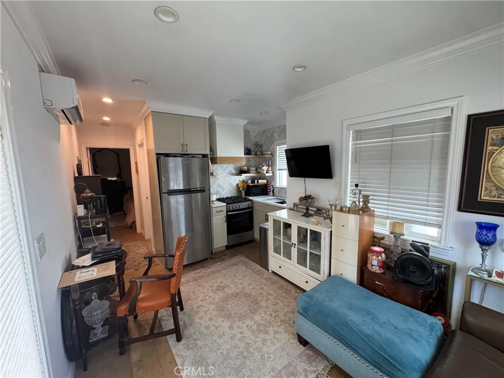 1454 Clybourn Avenue Burbank, CA 91505