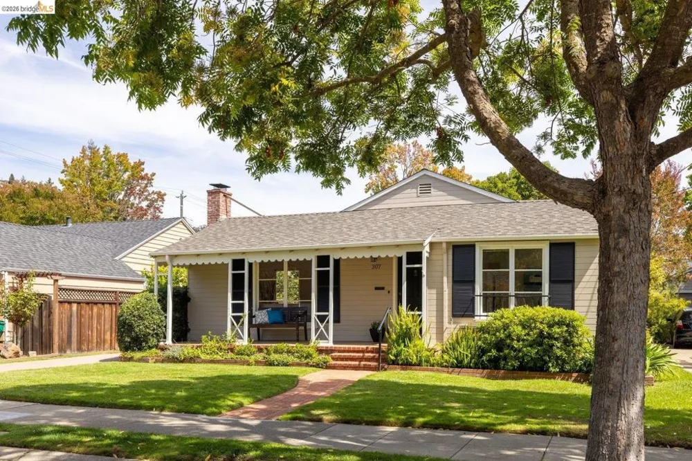 307 Covington St Oakland, CA 94605