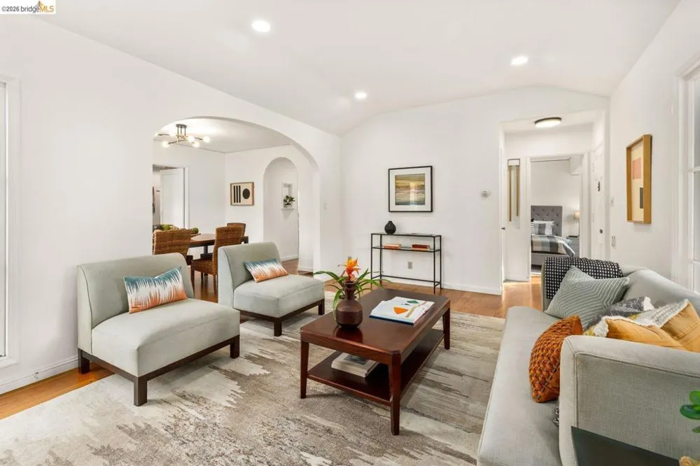 307 Covington St Oakland, CA 94605