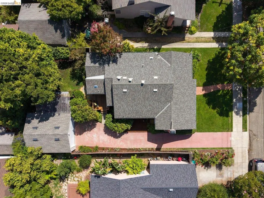 307 Covington St Oakland, CA 94605