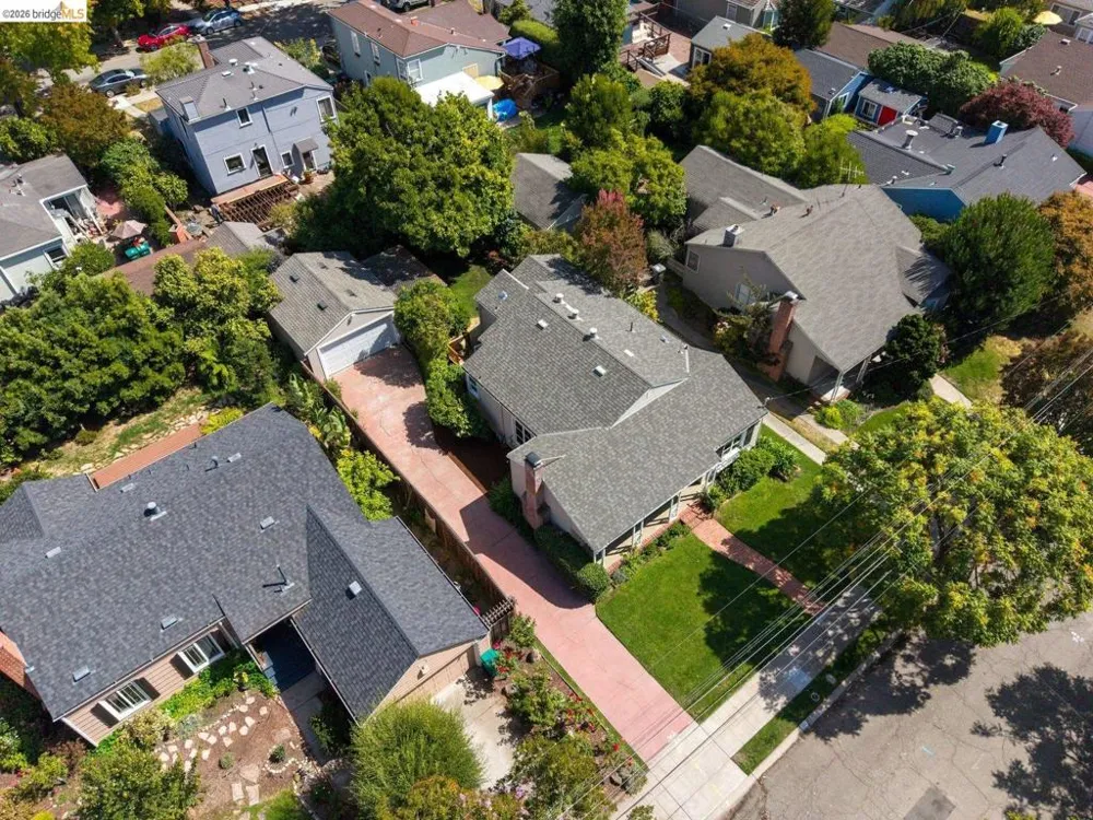 307 Covington St Oakland, CA 94605