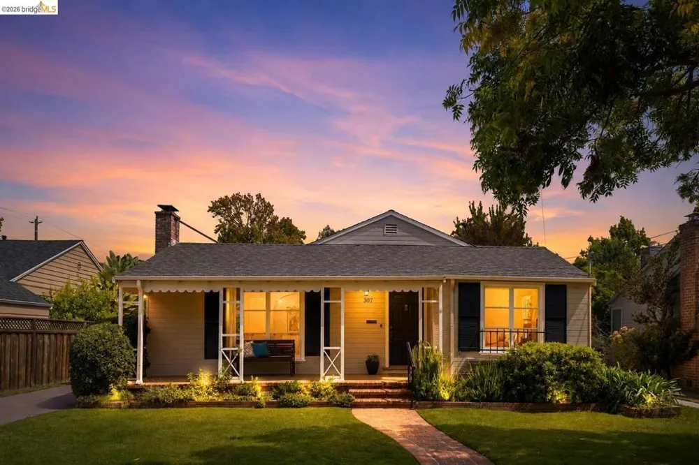 307 Covington St Oakland, CA 94605