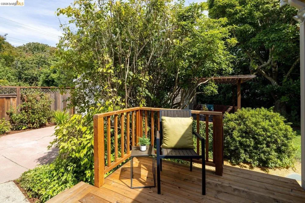307 Covington St Oakland, CA 94605