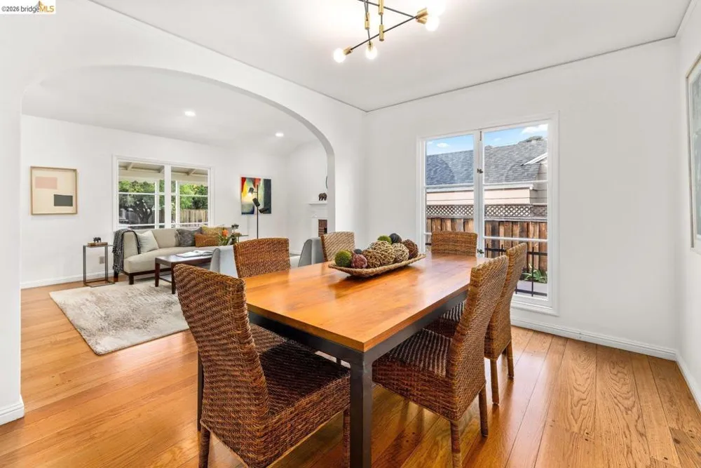 307 Covington St Oakland, CA 94605