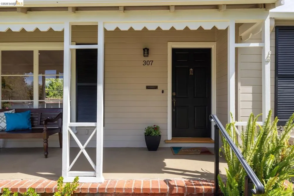 307 Covington St Oakland, CA 94605