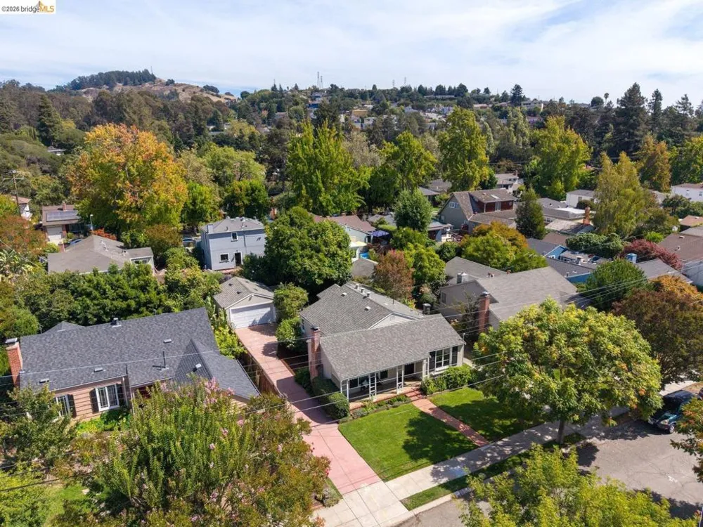 307 Covington St Oakland, CA 94605