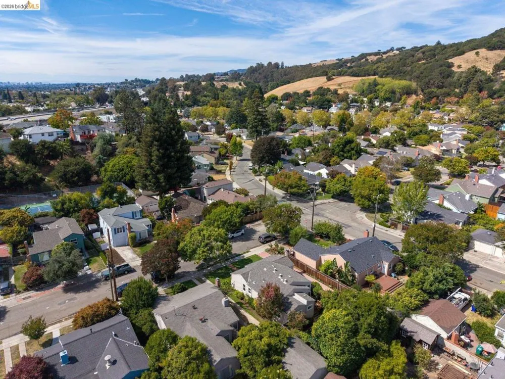 307 Covington St Oakland, CA 94605