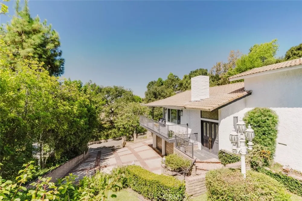 142 Crescent Glen Drive Glendora, CA 91741