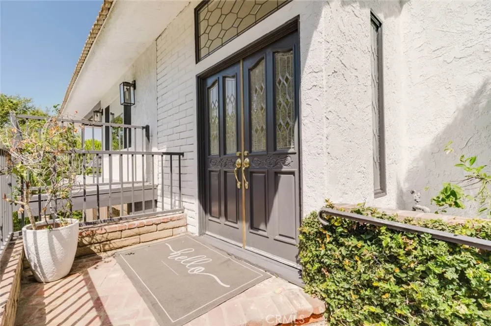 142 Crescent Glen Drive Glendora, CA 91741