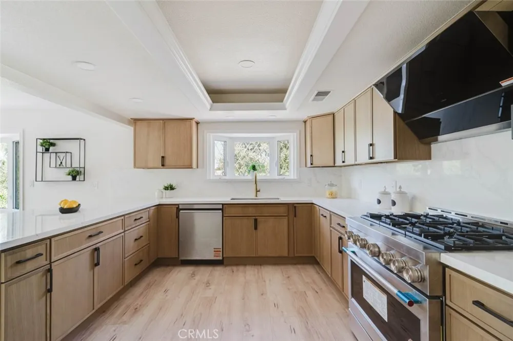 142 Crescent Glen Drive Glendora, CA 91741