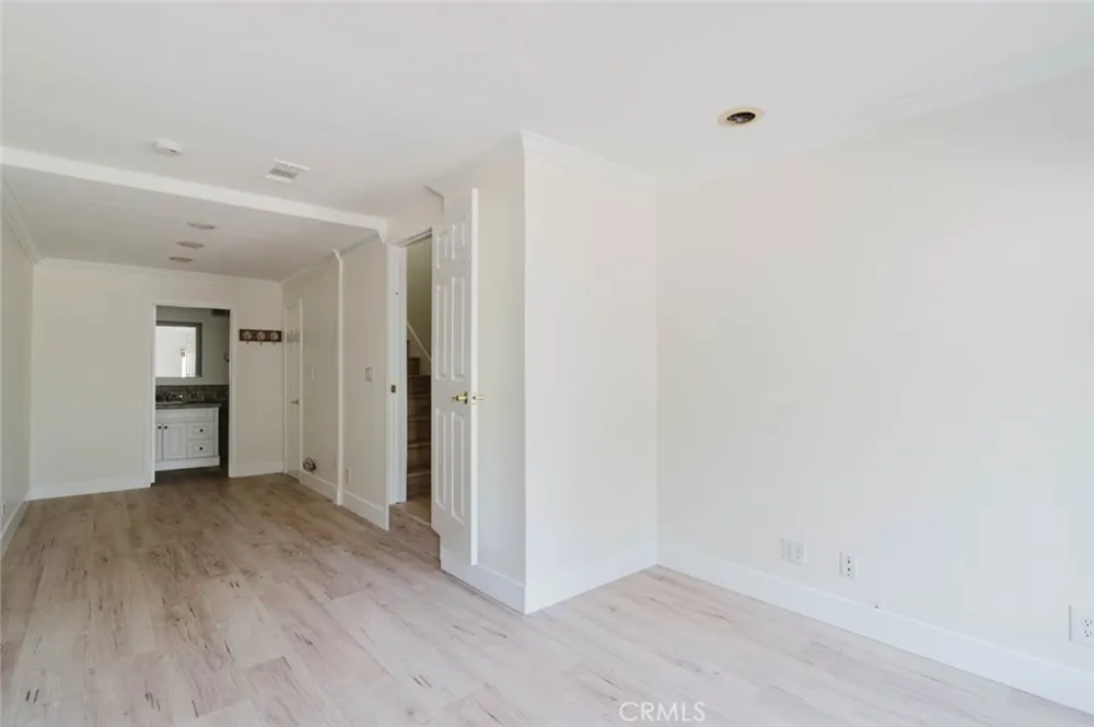 142 Crescent Glen Drive Glendora, CA 91741