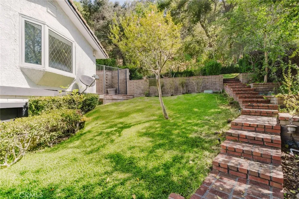142 Crescent Glen Drive Glendora, CA 91741