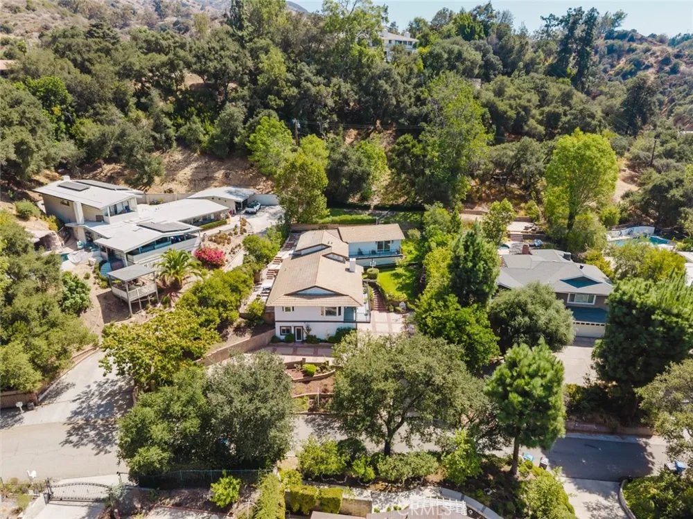142 Crescent Glen Drive Glendora, CA 91741