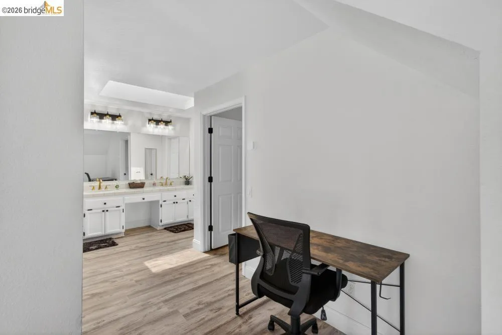 124 Abrozo CT Folsom, CA 95630