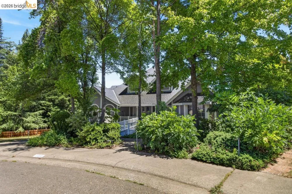 124 Abrozo CT Folsom, CA 95630