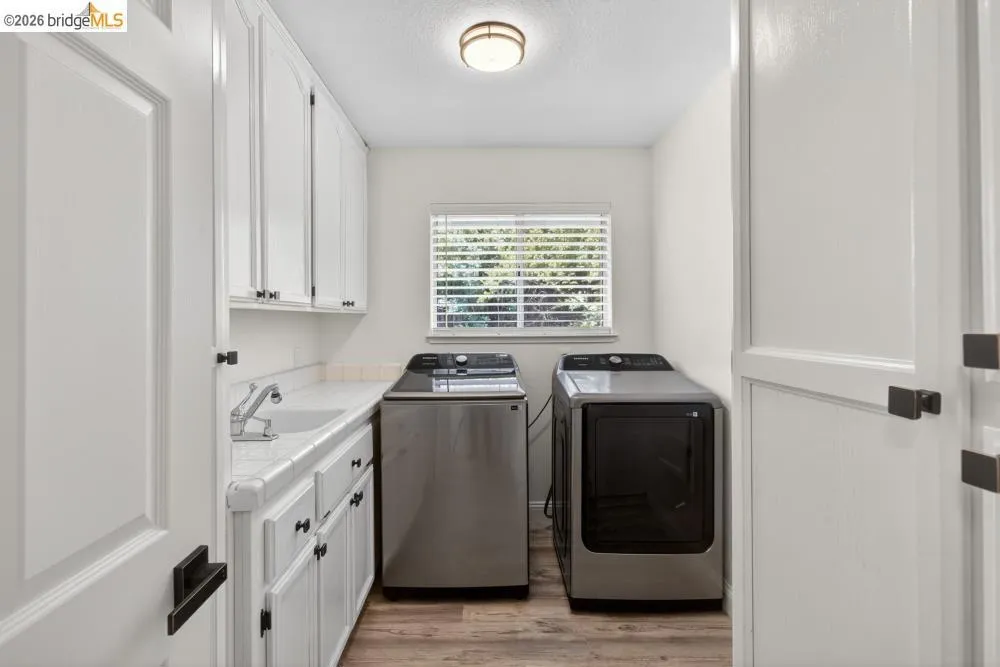 124 Abrozo CT Folsom, CA 95630