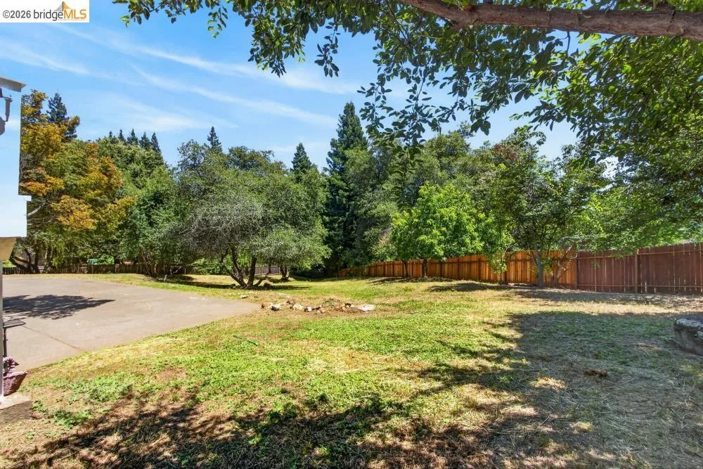 124 Abrozo CT Folsom, CA 95630
