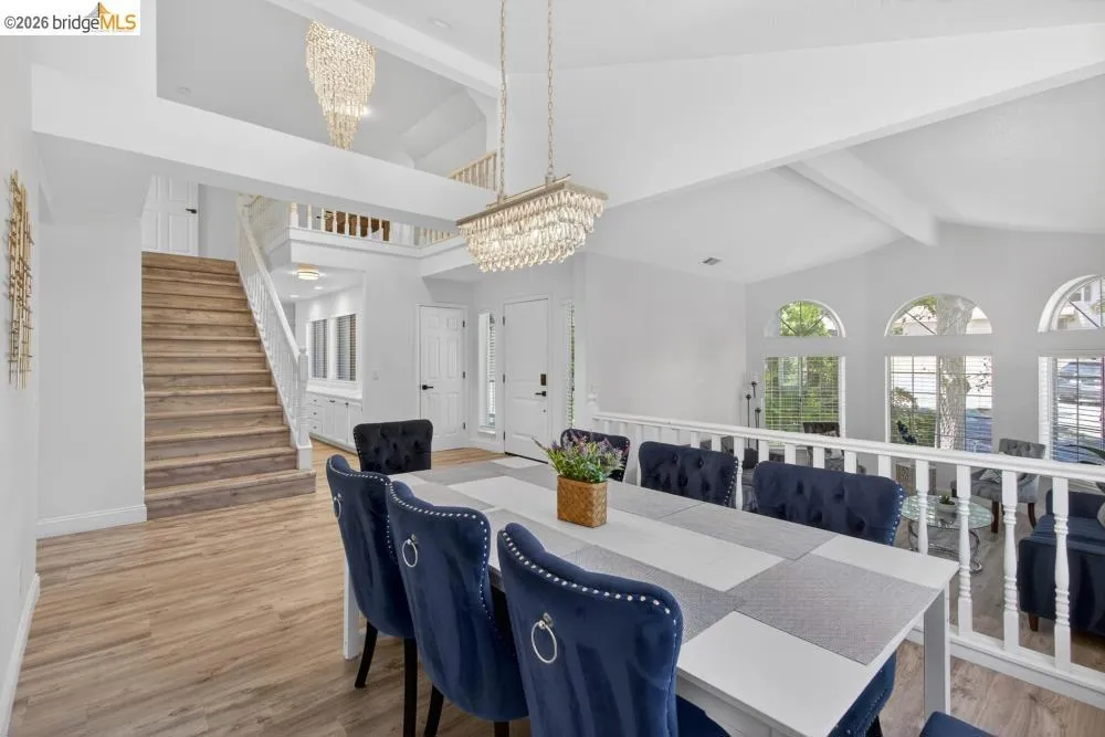 124 Abrozo CT Folsom, CA 95630