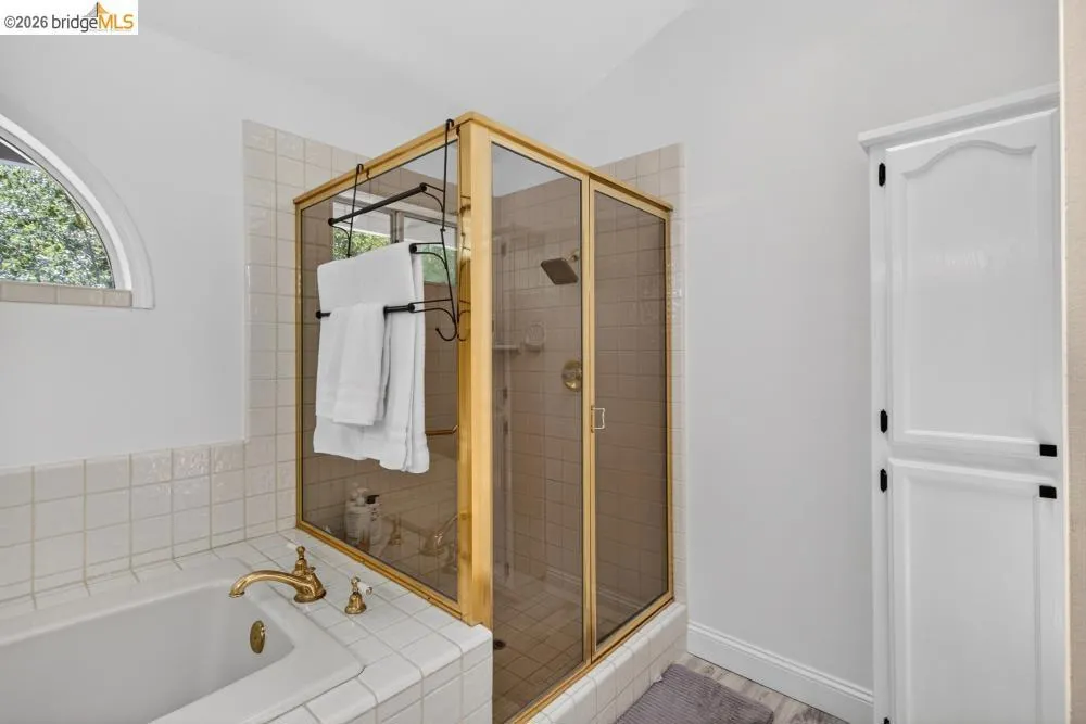 124 Abrozo CT Folsom, CA 95630