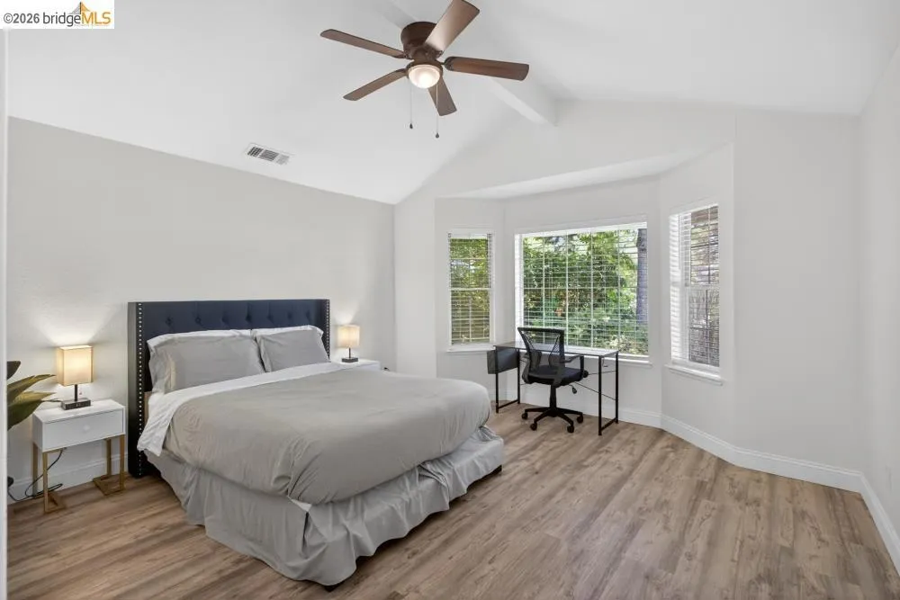 124 Abrozo CT Folsom, CA 95630