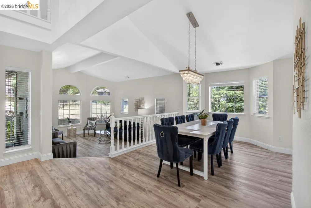 124 Abrozo CT Folsom, CA 95630