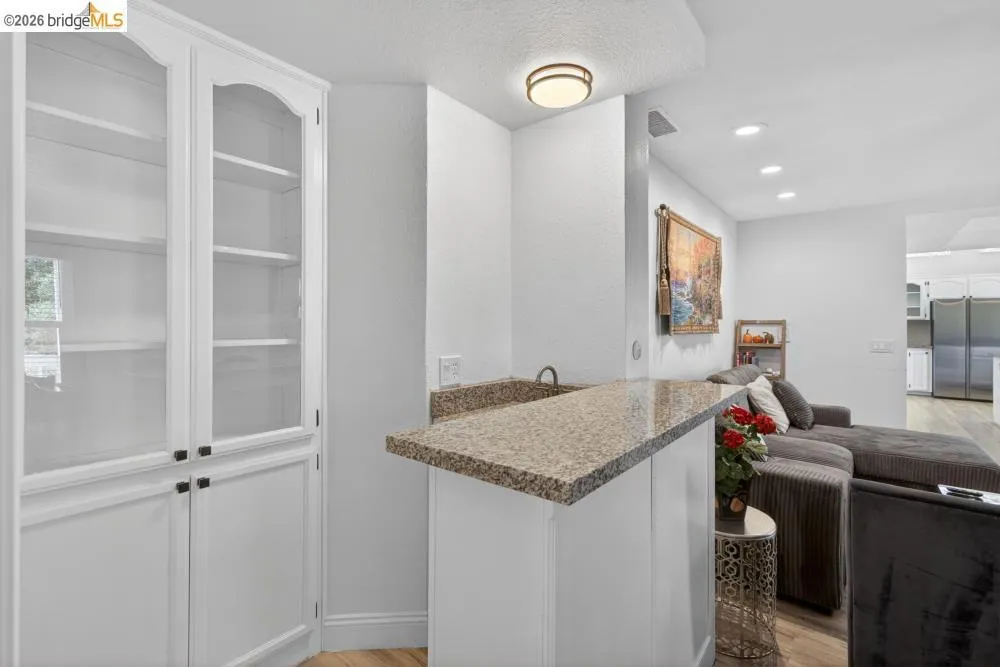 124 Abrozo CT Folsom, CA 95630