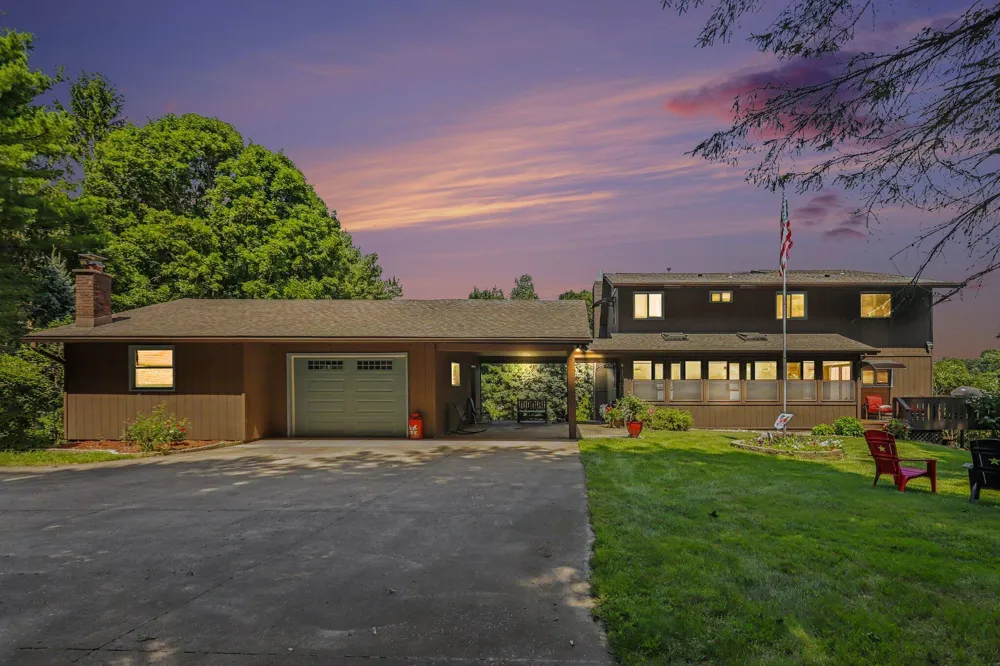 9559 E H J AVENUE Galesburg, MI 49053