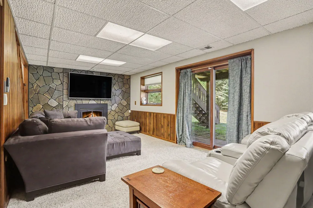 9559 E H J AVENUE Galesburg, MI 49053