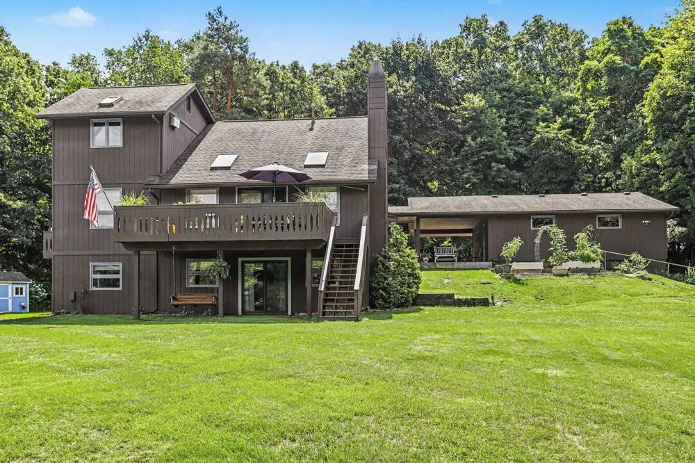 9559 E H J AVENUE Galesburg, MI 49053