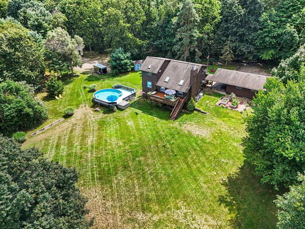 9559 E H J AVENUE Galesburg, MI 49053