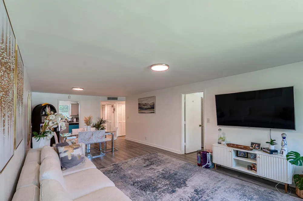 5100 SW 64TH AVENUE #204A Davie, FL 33314
