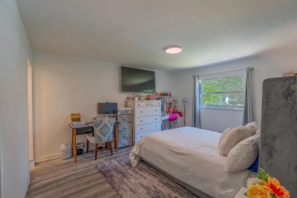 5100 SW 64TH AVENUE #204A Davie, FL 33314
