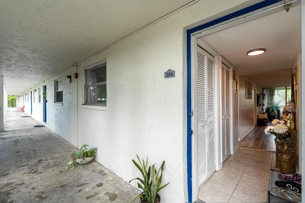5100 SW 64TH AVENUE #204A Davie, FL 33314