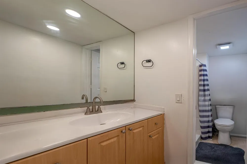 5100 SW 64TH AVENUE #204A Davie, FL 33314