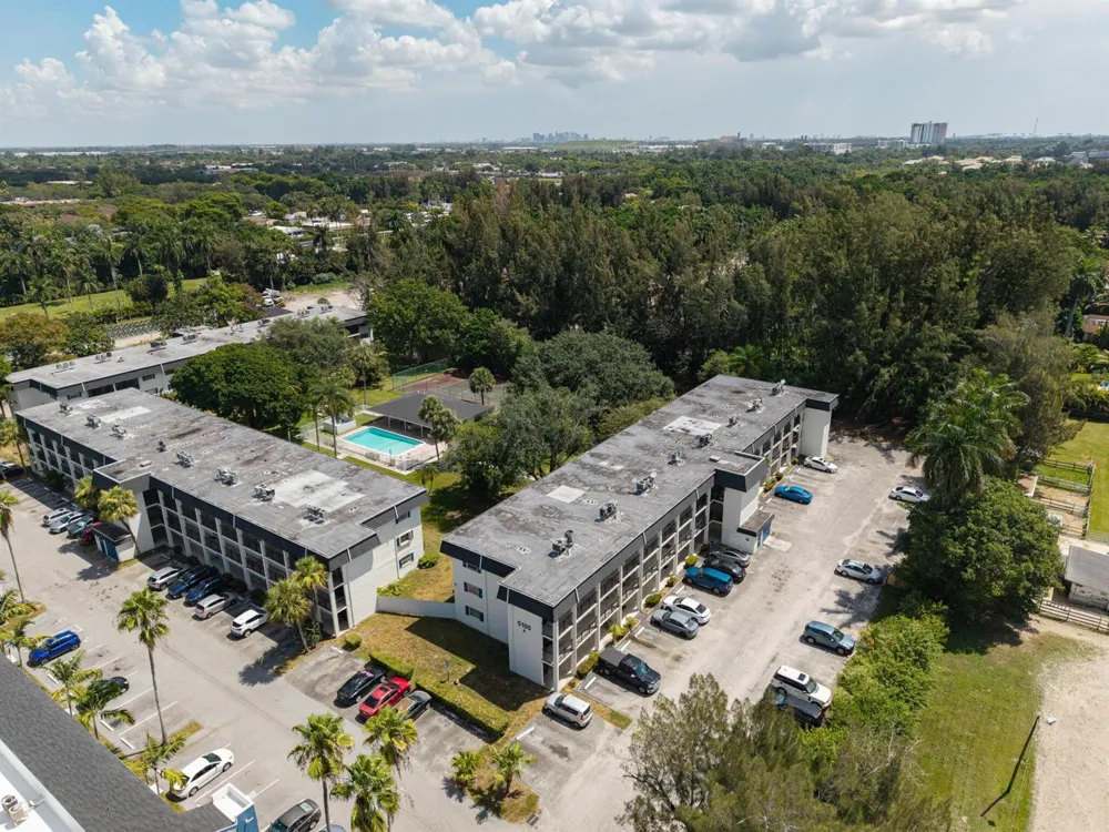5100 SW 64TH AVENUE #204A Davie, FL 33314