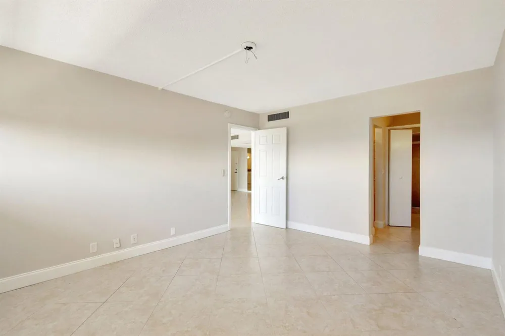 336 Golfview Road #PH09 North Palm Beach, FL 33408