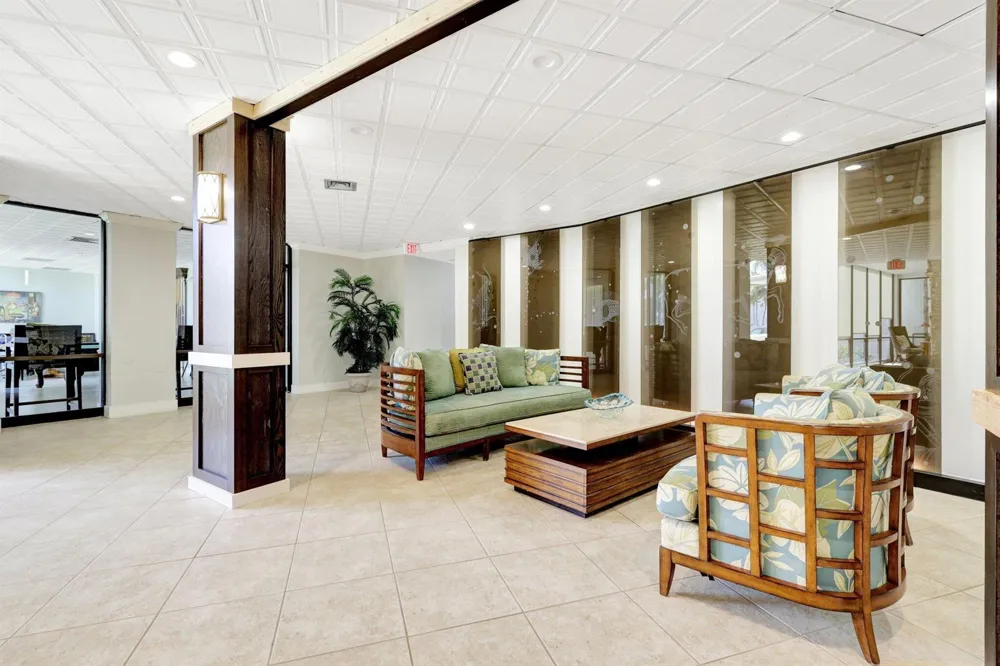 336 Golfview Road #PH09 North Palm Beach, FL 33408